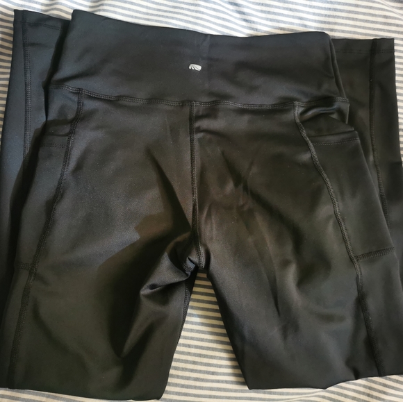 25" High rise athletic leggings with pockets - Picture 4 of 6